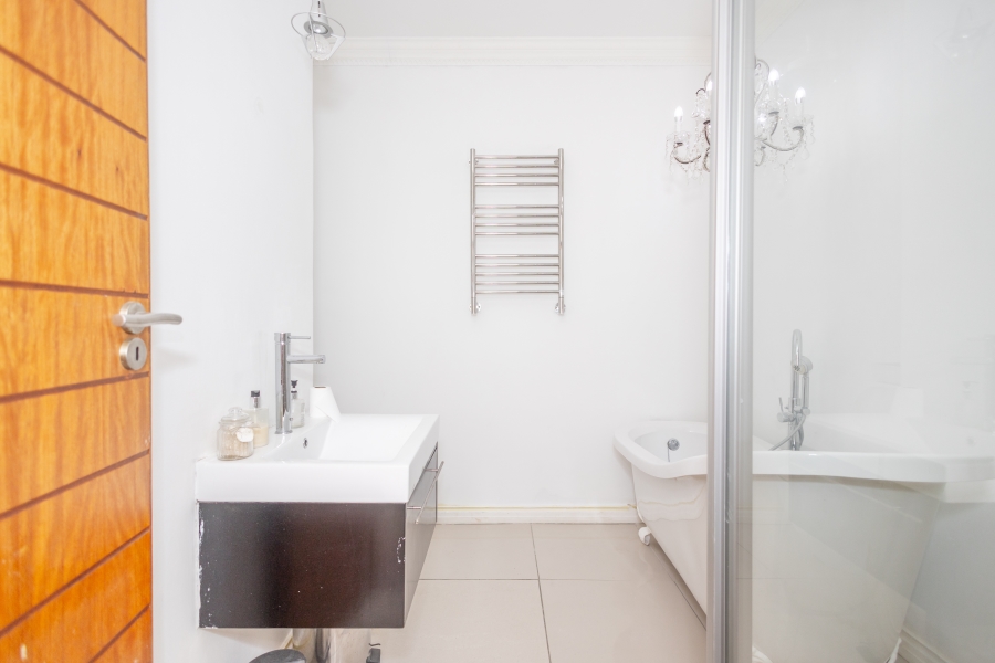 6 Bedroom Property for Sale in Fairway Heights Western Cape